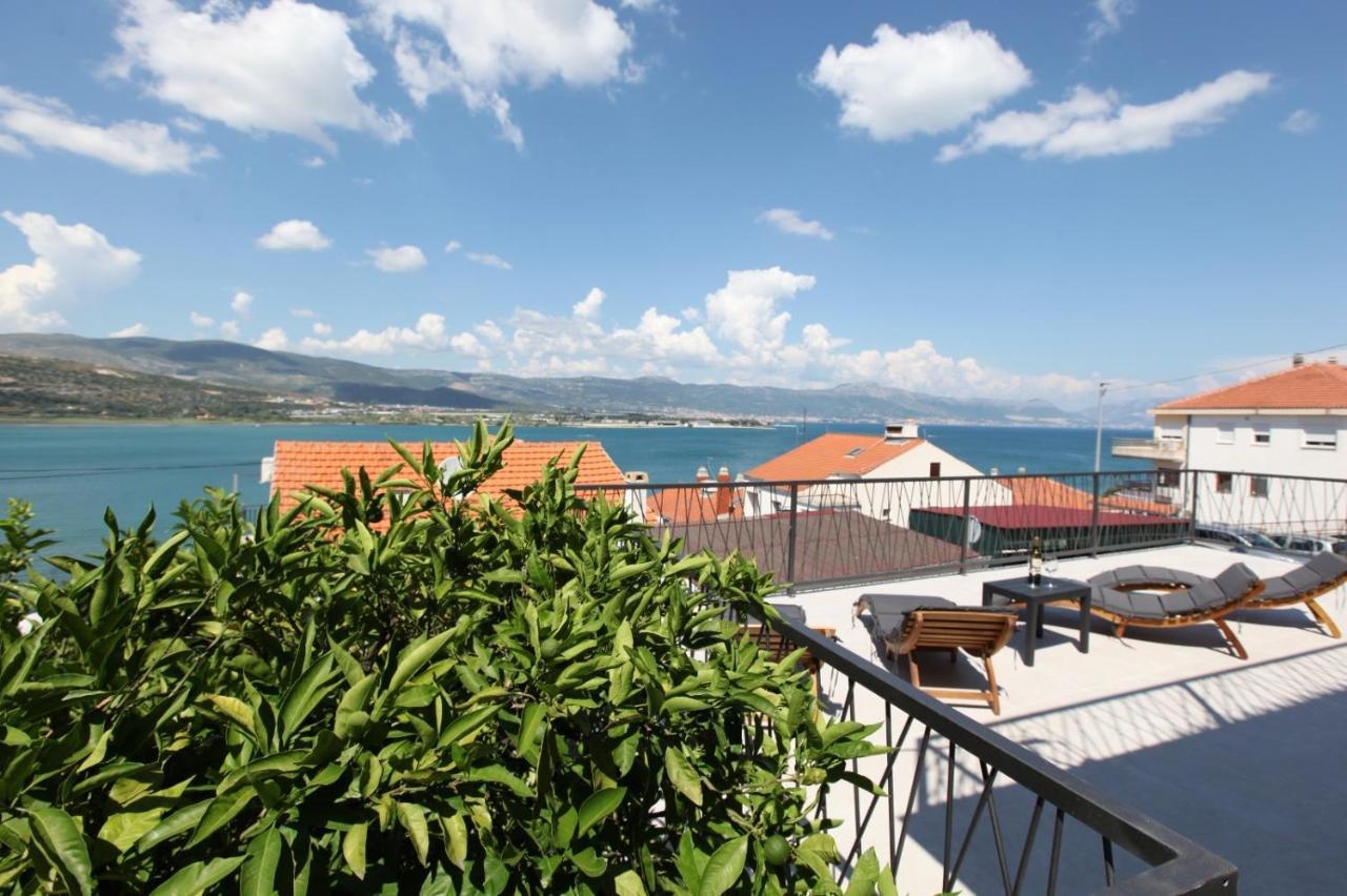 Apartment With Terrace And Sea View - Lucic Trogir Exterior photo